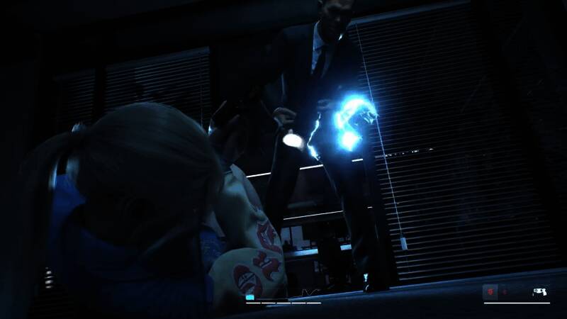 主角穿越地下通道，光影交错营造出强烈的悬疑氛围