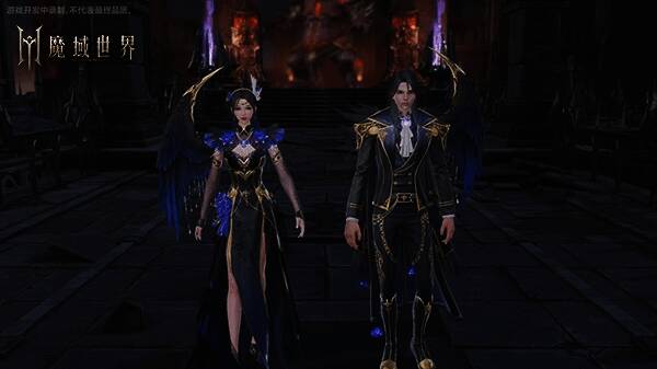 玩家角色身穿华丽时装，在阳光下展示全身造型