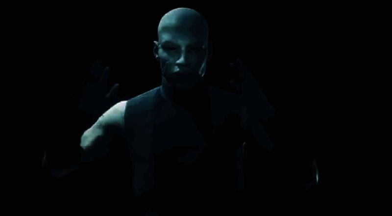 游戏场景截图，展现广袤无垠的沙漠地形与远处的巨型生物掠影