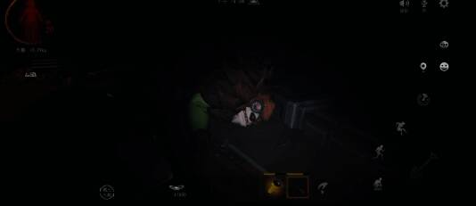 游戏内大熊战斗画面，角色与大熊激烈对抗中