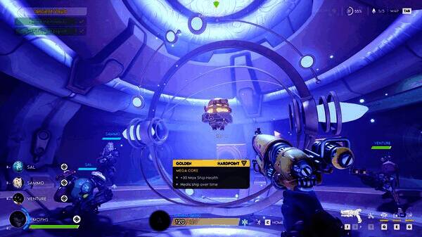 游戏中两艘飞船激烈交火，炮火与爆炸特效交织在一起