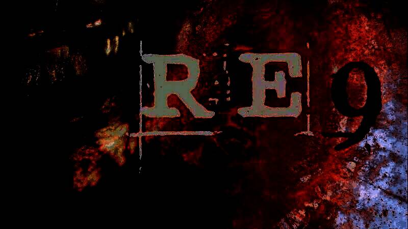 浣熊市街道场景，建筑破败，弥漫着阴森气氛，远处可见模糊的怪物身影