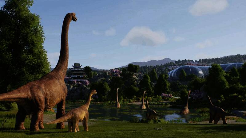 恐龙幼崽在园区内嬉戏玩耍，背景是阳光洒落的丛林环境