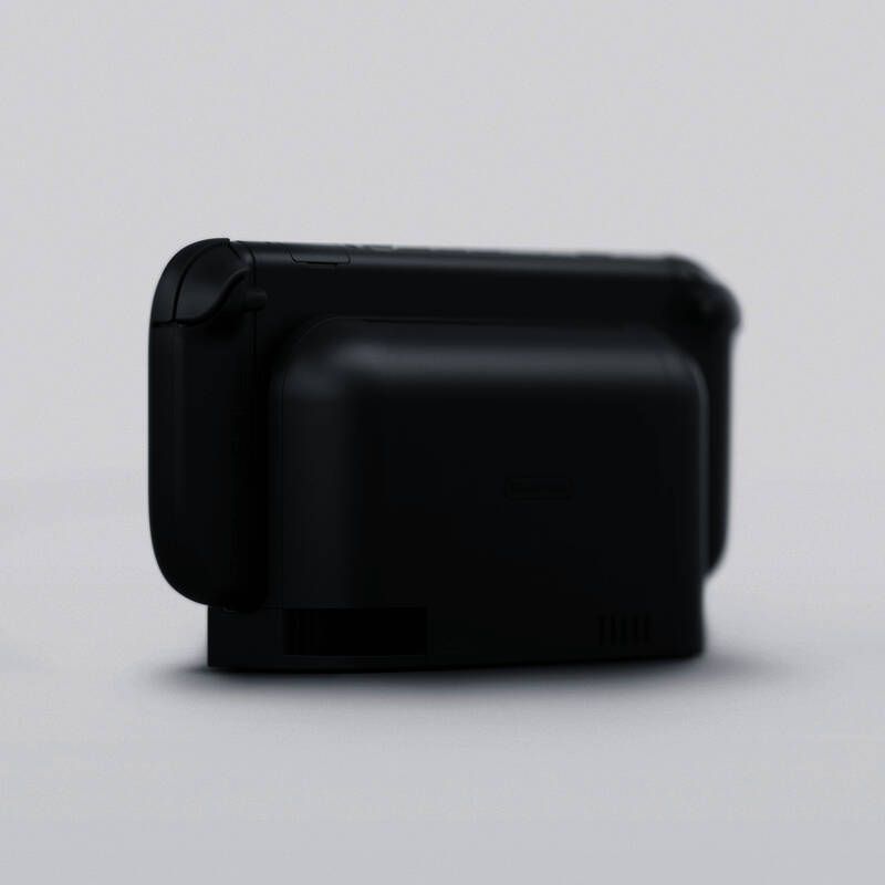 Nintendo Switch 2与多种配件组合摆放展示图，包括耳机、支架与相机