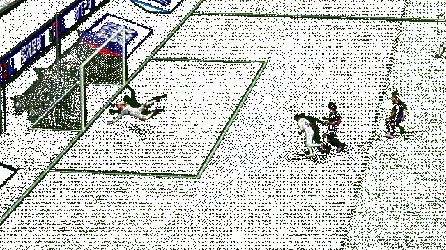 卡卡在禁区内使用马赛回旋摆脱防守，准备射门