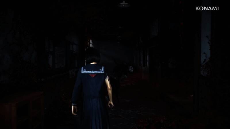 战斗场景细节展示，主角手持简易武器面对未知威胁