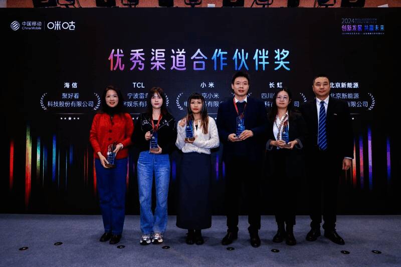 圆桌论坛气氛热烈，嘉宾各抒己见