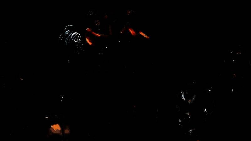 游戏封面图展示了一座被迷雾笼罩的神秘岛屿，画面风格阴森诡异