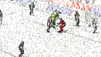 内马尔禁区内灵活摆脱防守，完成进球