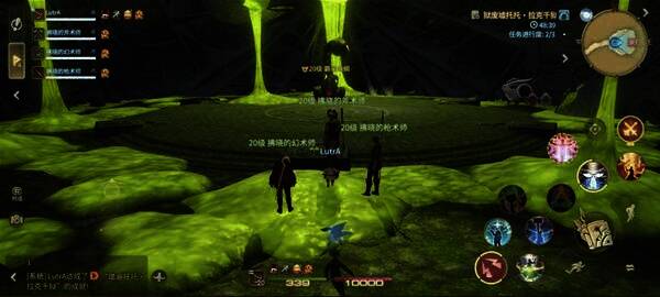 BOSS释放技能瞬间，两只伴星蛛蝎从地面浮现