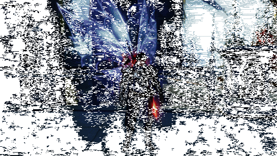 角色展开华丽翅膀在空中飞翔的动画