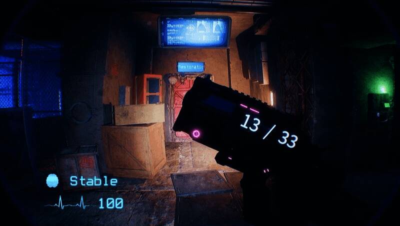 《深渊恐惧》幽闭空间中的紧张追逐场面，展现深海恐惧氛围