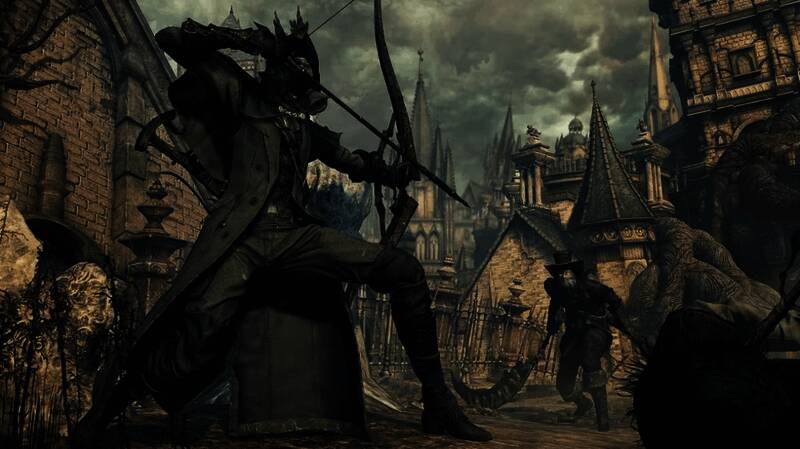 吉田修平接受采访画面，神情认真表达观点