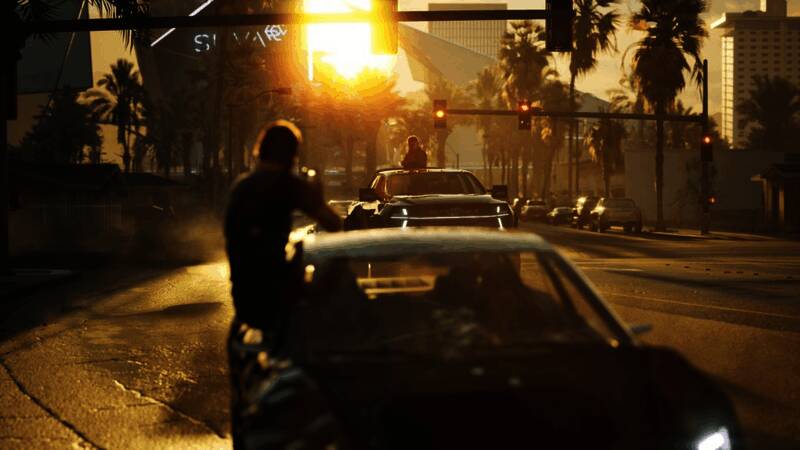 《心之眼》游戏场景截图，展现未来都市的神秘氛围