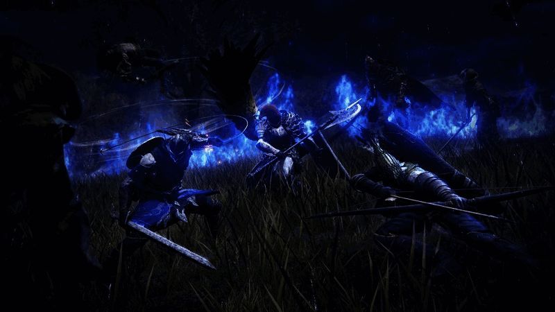 《艾尔登法环：黑夜君临》游戏画面展示角色战斗场景，环境黑暗神秘，战斗动作流畅