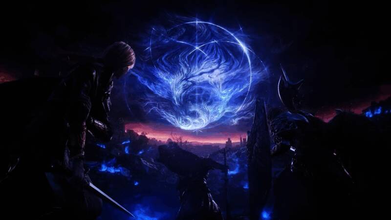 角色装备系统界面展示，武器多样可自由搭配