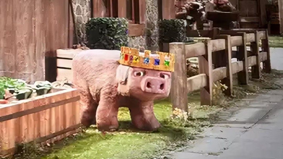 频道上传的纪念视频画面中，Technoblade的父亲面对镜头讲述儿子的故事，背景为电脑屏幕显示着相关游戏画面