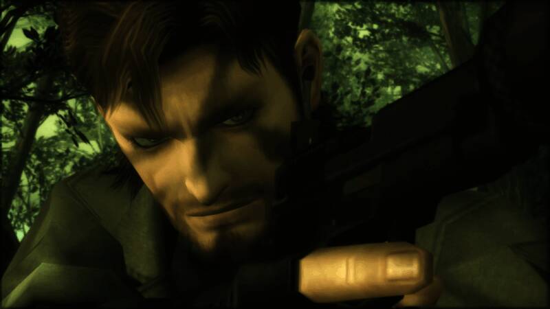 小岛秀夫在采访现场神情专注，背景为小岛工作室标志