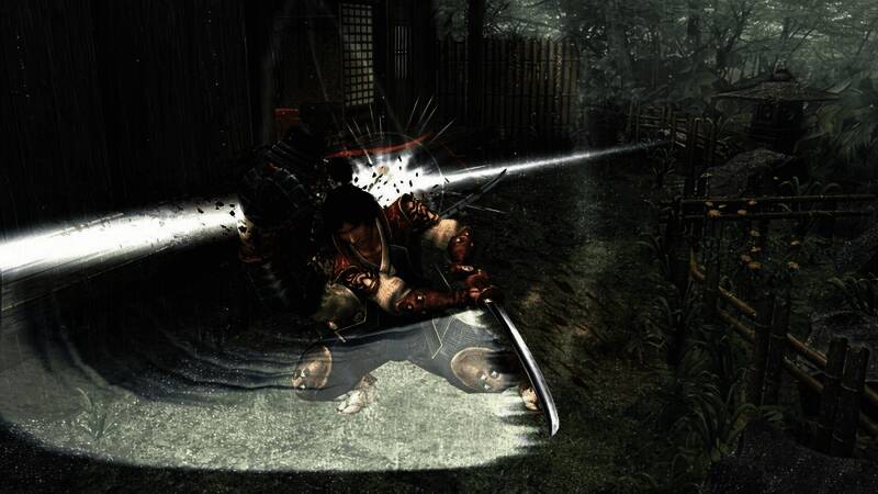 游戏战斗画面展示，角色施展华丽技能对抗敌人