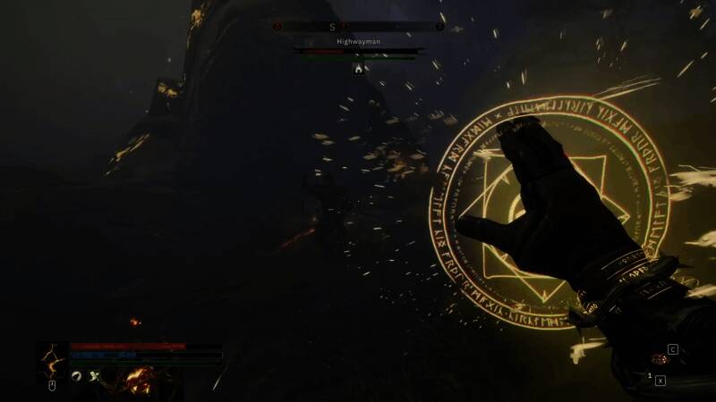 角色在森林中遭遇怪物，手持武器准备战斗，环境光影效果逼真