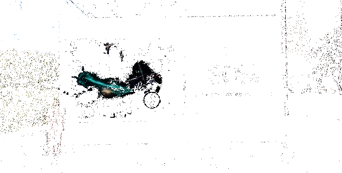 《鸣潮》全球公测宣传动图，展示游戏主界面和角色技能特效