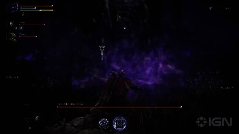 镜头切换展现Boss战不同角度，动作细节清晰可见，打击感十足