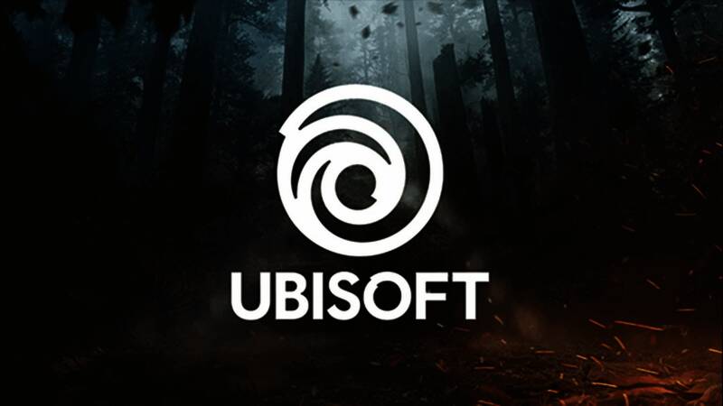 法庭外聚集大量媒体与维权组织成员，准备报道案件进展