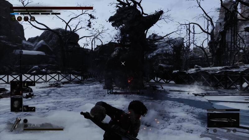 Boss战激烈，巨型敌人压迫感十足