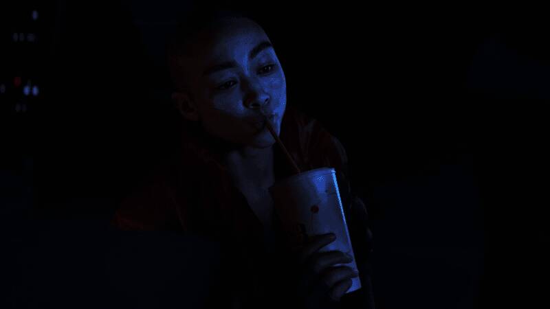 《星际：异端先知》游戏概念图，展示未来科幻风格的场景与角色形象