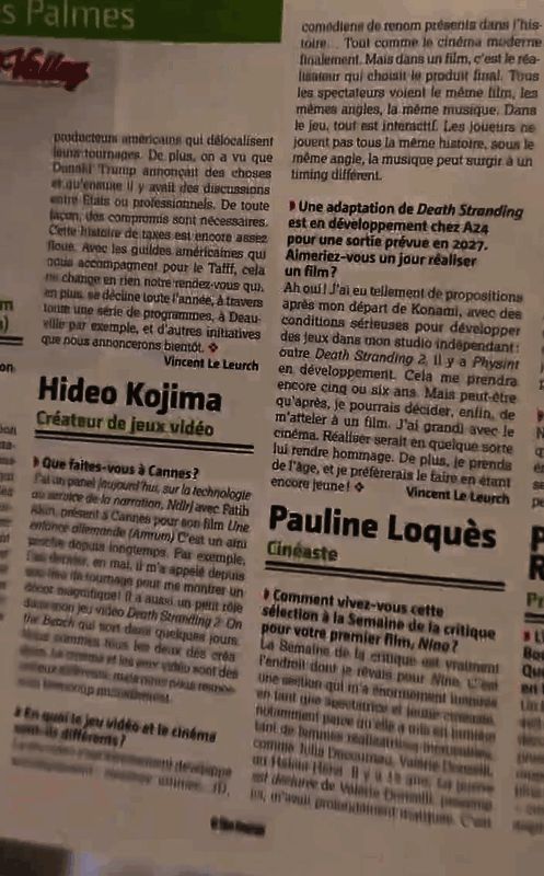 小岛秀夫翻阅《Le Film français》杂志画面