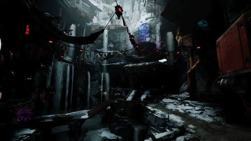 终点山脉冰雪覆盖的高山地带，角色正在雪地中与机械生物激战