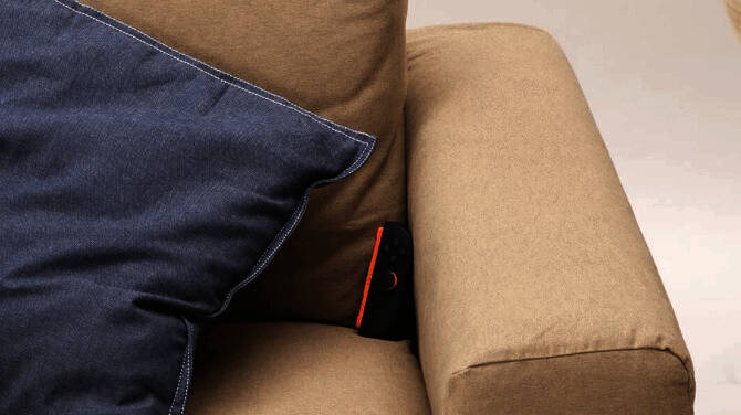 玩家通过Joy-Con按键触发寻找功能的示意图