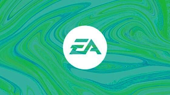 员工在家中远程办公的场景，背景可见电脑与游戏设备