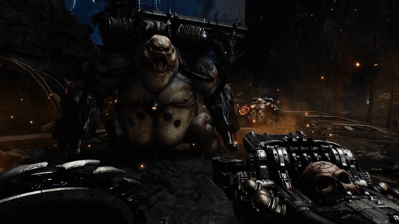 游戏战斗场景展示，角色手持双枪与恶魔激战，场景充满末日氛围