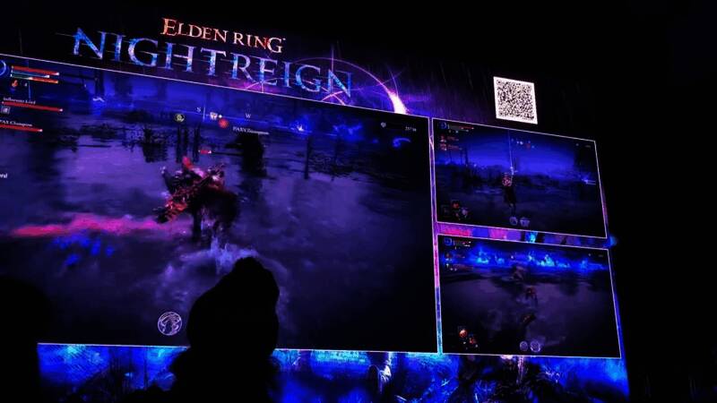 《艾尔登法环：黑夜君临》团队作战画面，多名玩家协同进攻