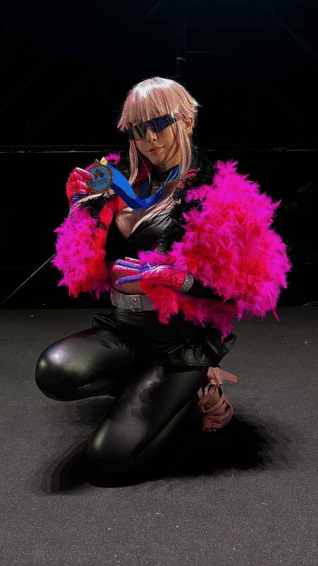 多位Coser同台比拼，造型各异，细节精致还原度极高