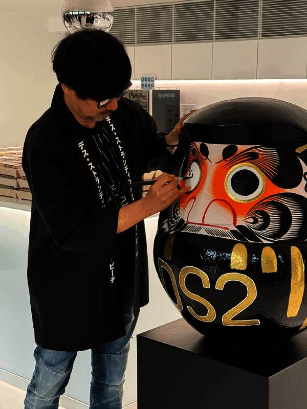 游戏中出现的麦哲伦号内部结构图，展示休息区与交互界面细节