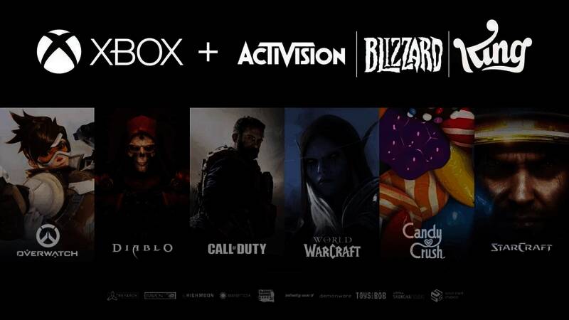 菲尔·斯宾塞在发布会上发言，身后大屏幕显示Xbox Game Pass界面