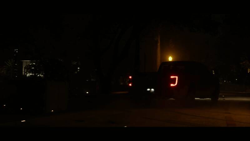 角色合力拖拽巨型金库，再现《速度与激情5》高燃片段