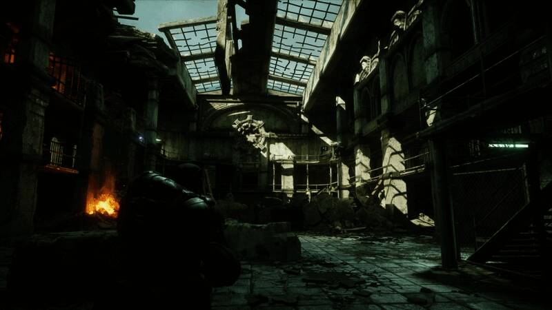 角色近战攻击动作展示，画面充满张力与打击感