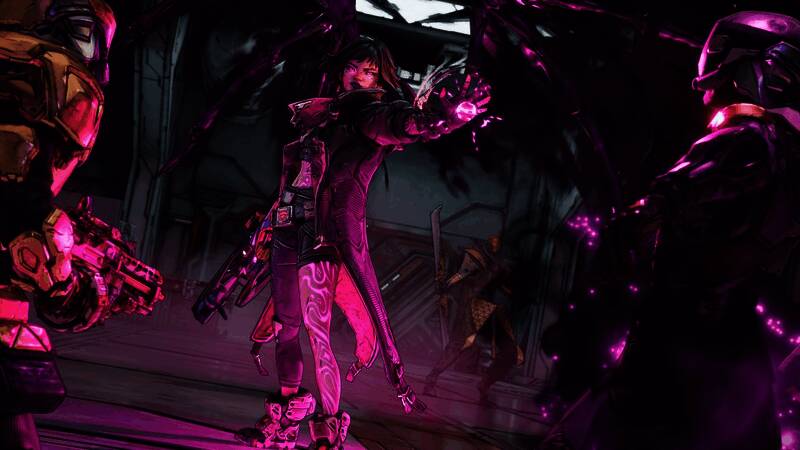 四位秘藏猎人并肩作战，背景可见巨大Boss身影逼近