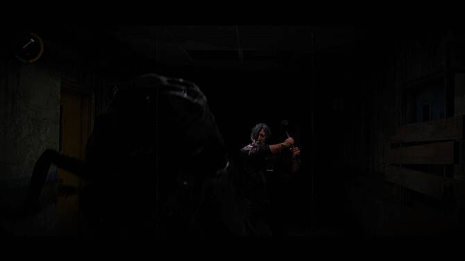 官方公告截图，显示《创伤后》延期消息与赠礼补偿说明