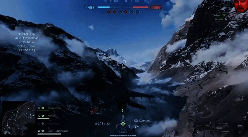 飞行员第一视角镜头，仪表盘显示当前飞行状态，前方为敌机目标锁定界面