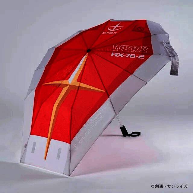 高达系列盾牌造型折叠伞实物展示，四款机体款式清晰可见