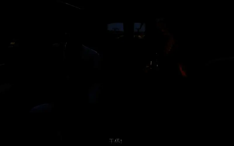 GTAOL角色在机场与NPC进行对话，背景为机场大厅场景