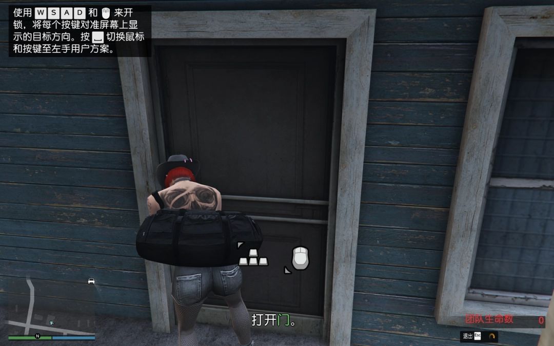 GTAOL中小蛮牛装甲车停靠在产业门口，车身带有旅行社标志，周围有NPC互动