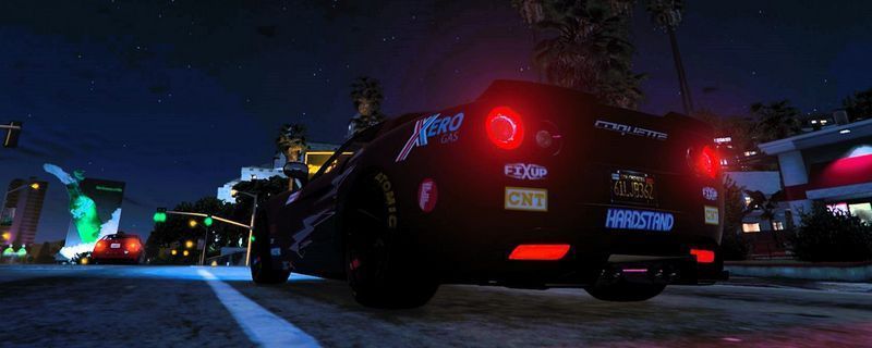 《GTAOL》角色界面展示各项属性数值，包括体力、生命、射击等，界面科技感十足