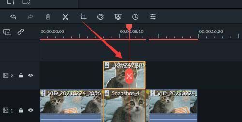 Filmora多轨道编辑界面展示描边图片与原视频的叠加关系