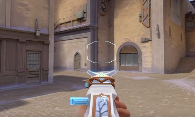 通行证等级奖励路线图，标注关键等级可获得的R点数量和稀有皮肤