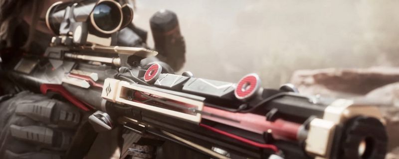 M14射手步枪在战场上的持枪待战姿态，枪身线条硬朗，背景为城市废墟